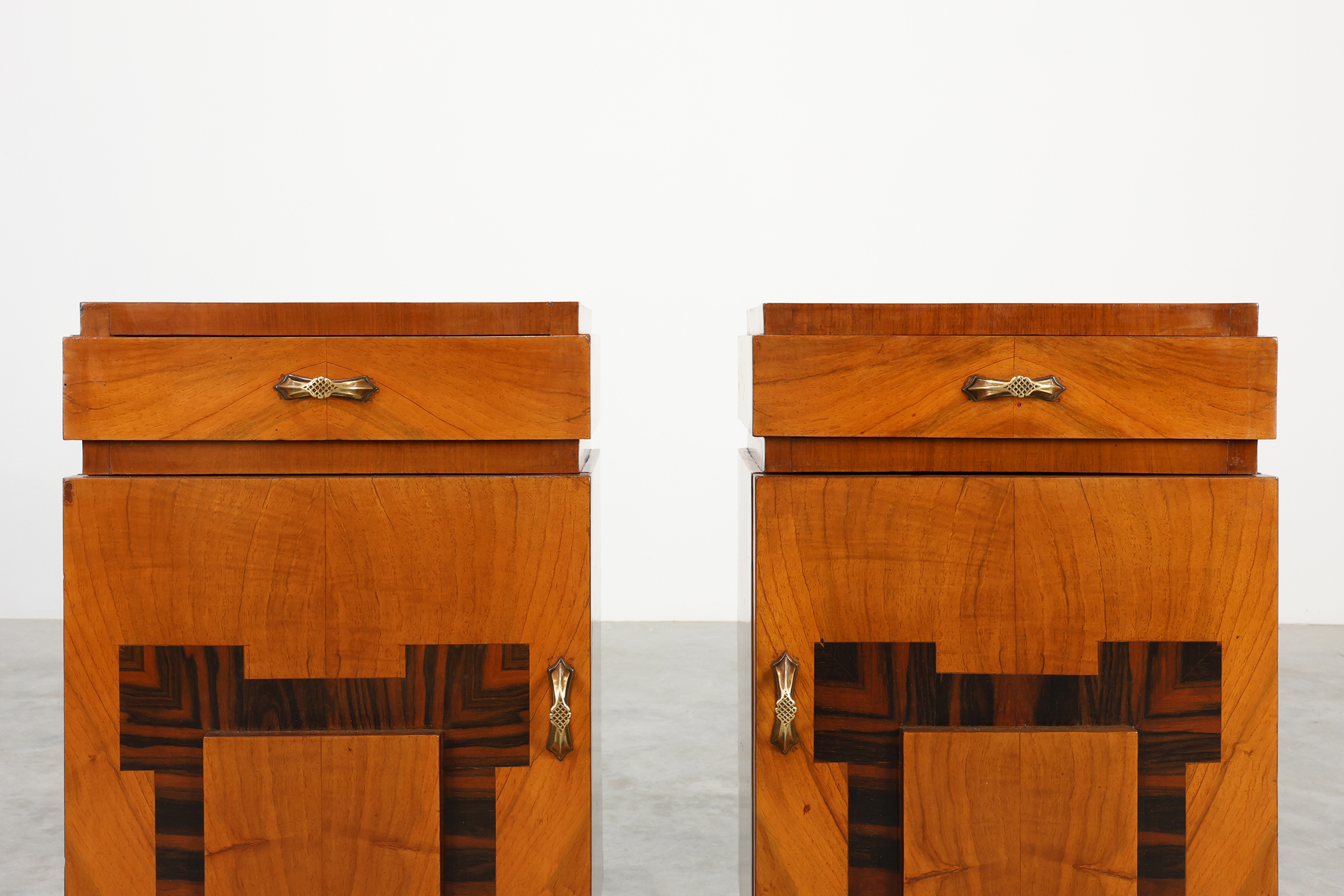 Set of Two Geometric Art Deco Wooden Nightstands, Italy 1920sthumbnail